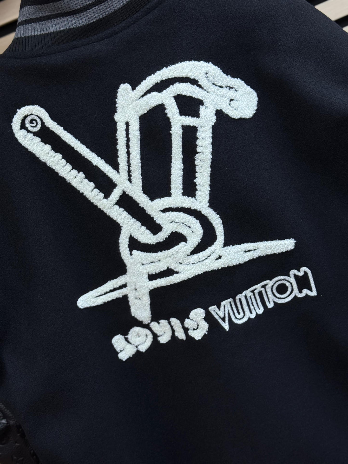 Chaqueta Louis Vuitton (Máxima calidad)